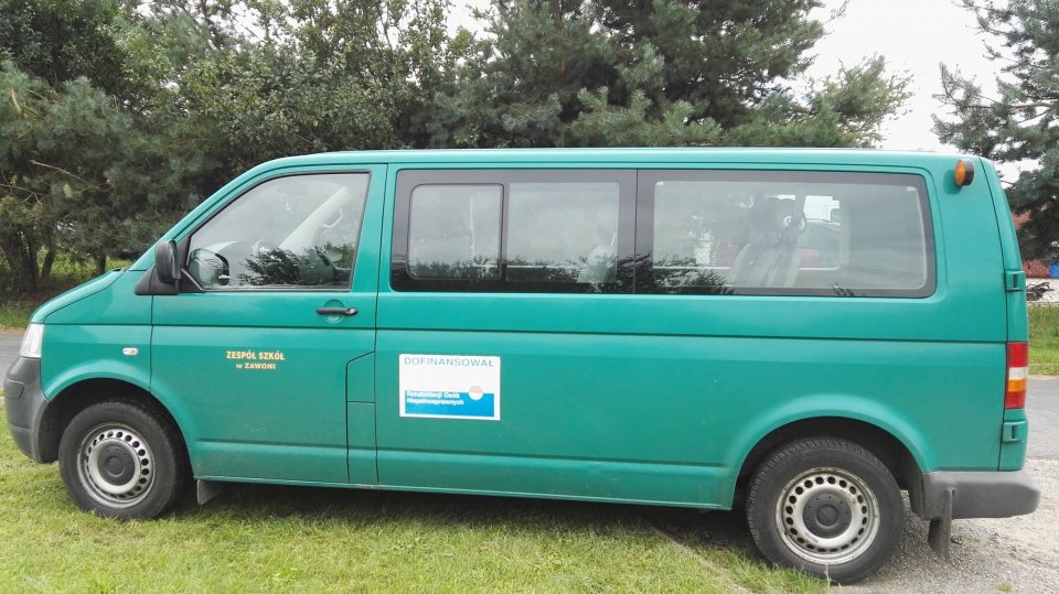 - stary_samochod_do_przewpzu_dzieci.jpg