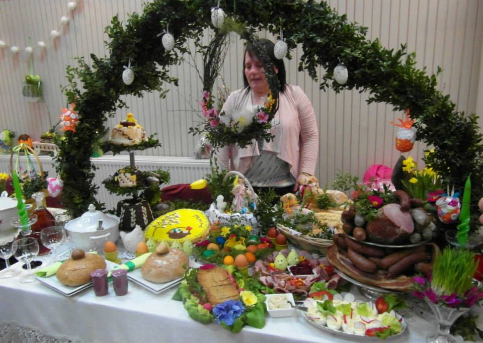 - stol_wielkanocny_solectwa_tarnowiec.jpg